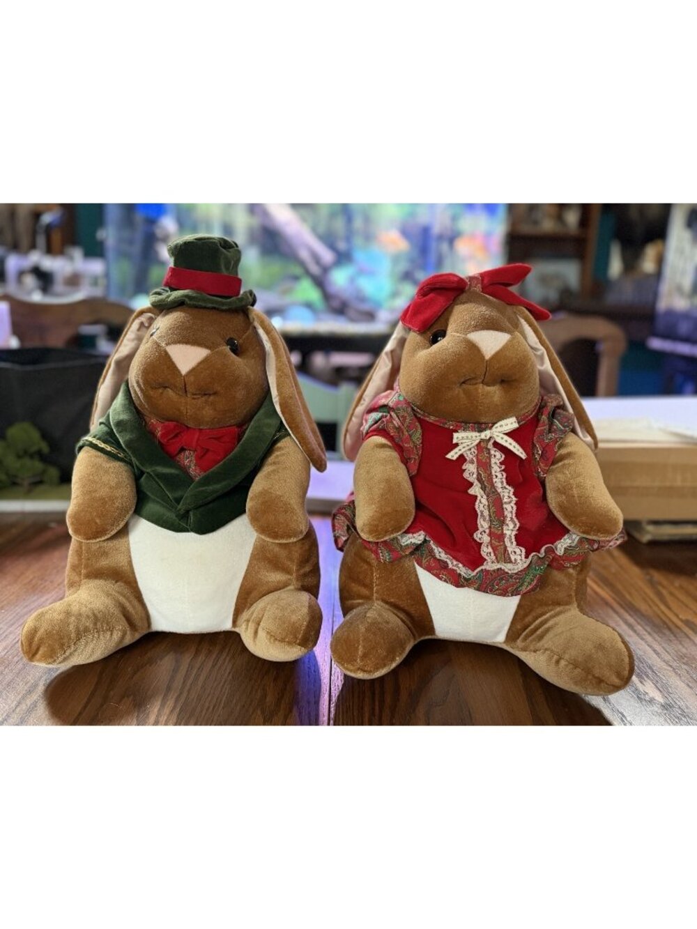 Vintage Toys R Us 1985 Rabbit Ears Productions 14” Velveteen Christmas Bunnies